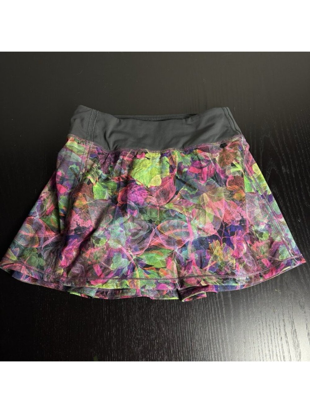 LULULEMON Womens Size 2 Pace Rival Mid-Rise Skirt/Skort Colorful Print